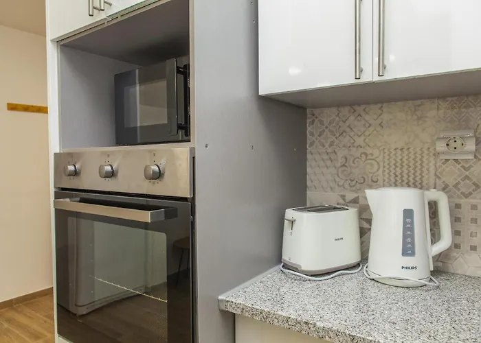 B82 - Albinos Flat In