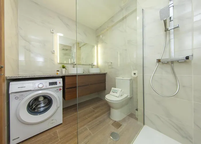 B82 - Albinos Flat In