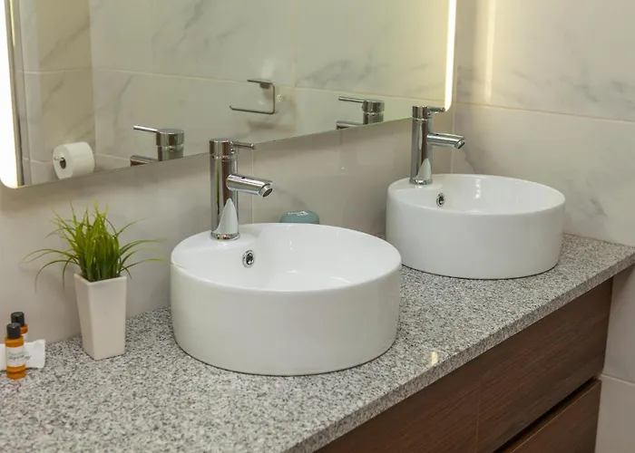 B82 - Albinos Flat In 아파트