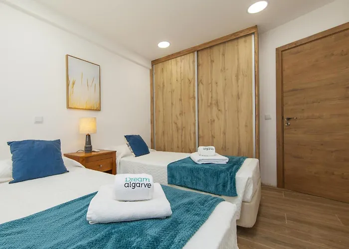 B82 - Albinos Flat In 公寓 *